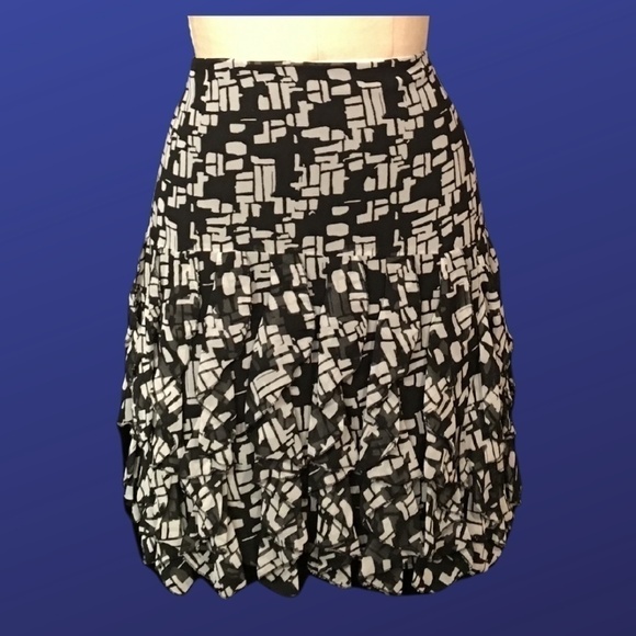 ALFANI 100% Polyester Vertical Ruffle Skirt, BLACK/WHITE GEOMETRIC, Size 12,NWOT - Picture 1 of 7